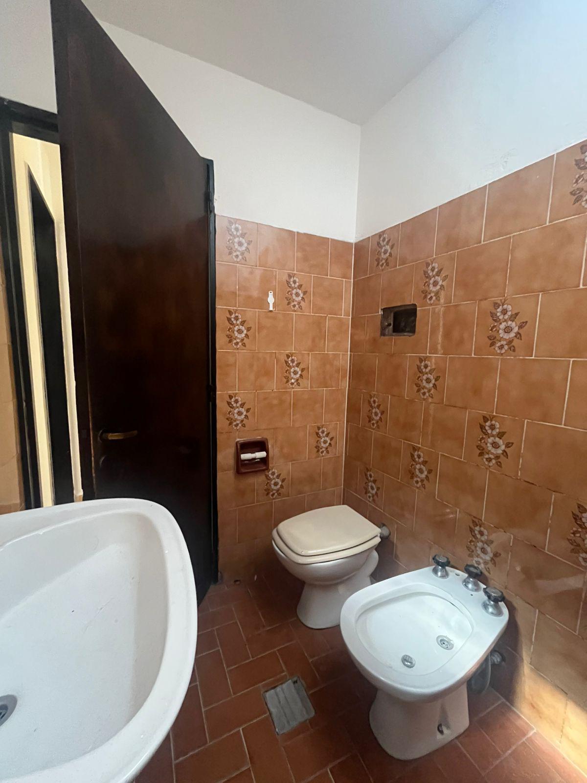 CASA EN VENTA 2 DORM, PATIO GRANDE IMPECABLE B B. MASSE