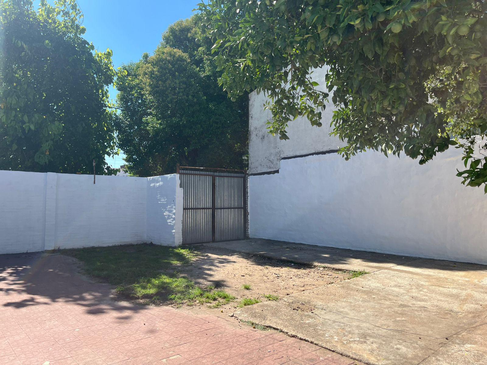 CASA EN VENTA 2 DORM, PATIO GRANDE IMPECABLE B B. MASSE