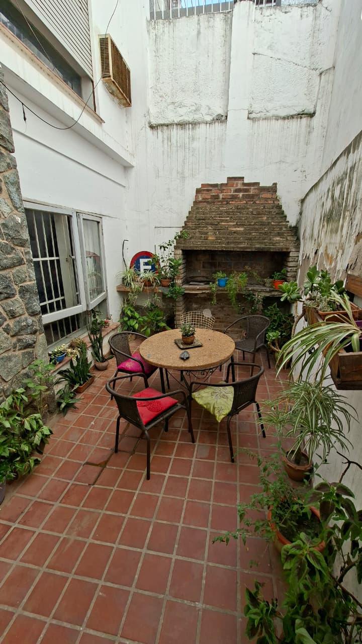 CASA EN VENTA  - IDEAL OFICINAS - A  UNA CUADRA BV SAN JUAN