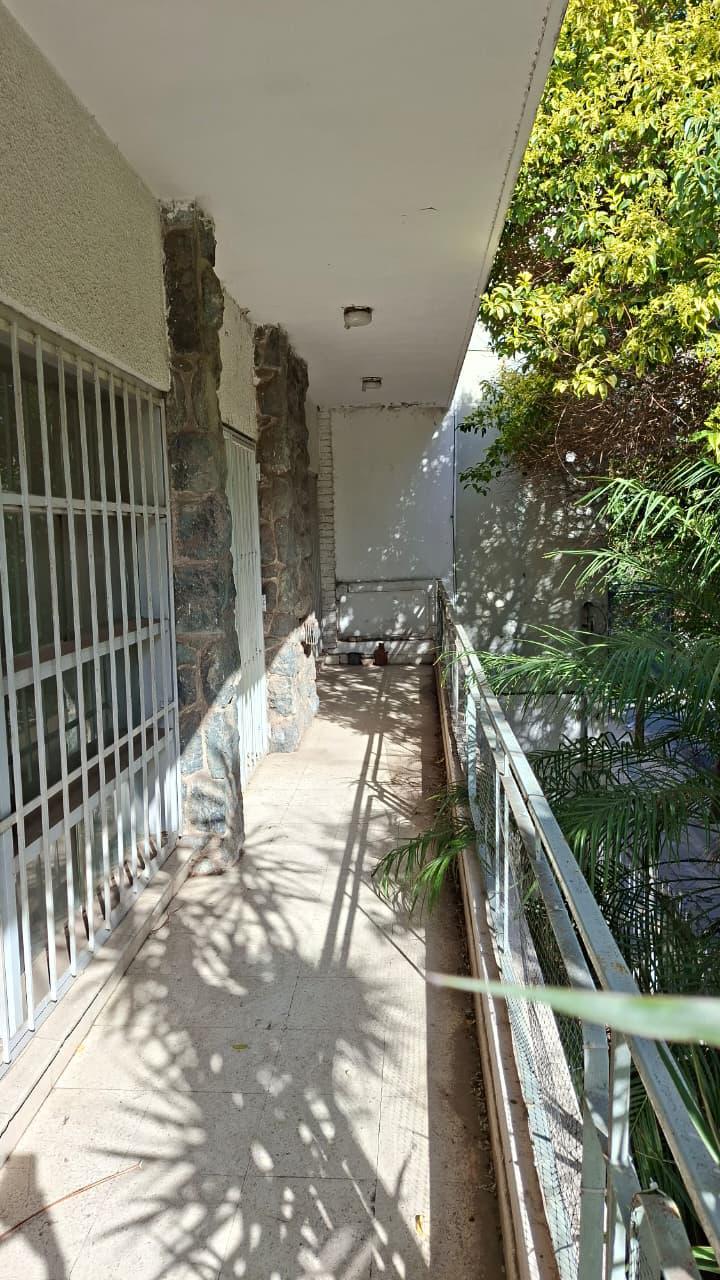 CASA EN VENTA  - IDEAL OFICINAS - A  UNA CUADRA BV SAN JUAN