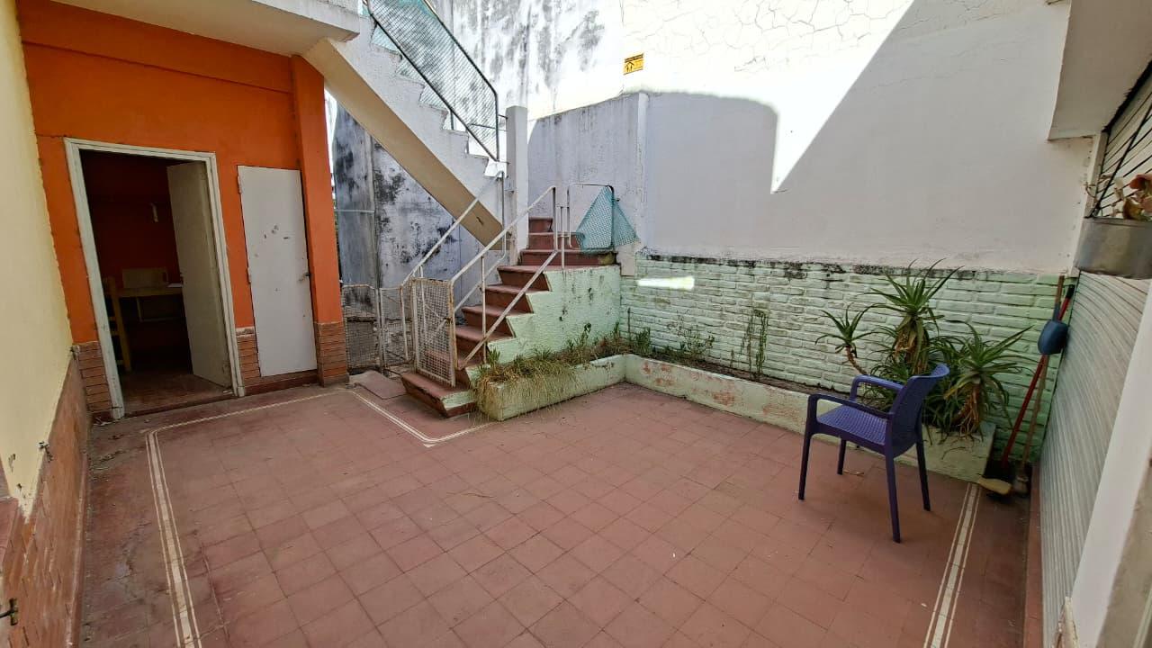 CASA EN VENTA  - IDEAL OFICINAS - A  UNA CUADRA BV SAN JUAN