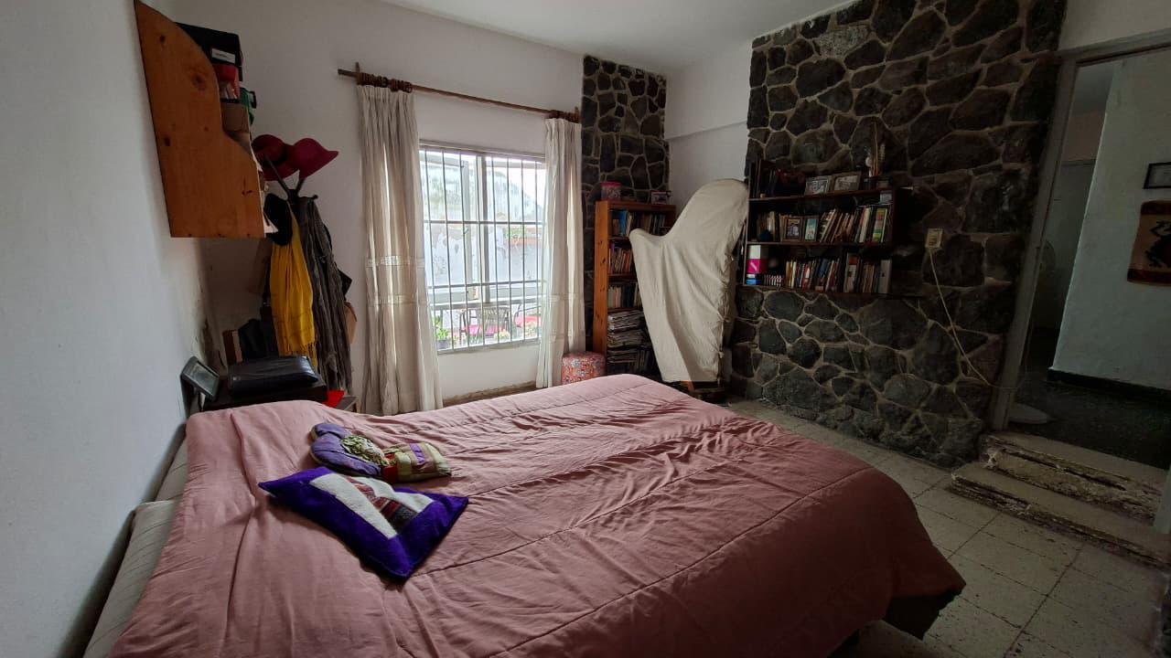 CASA EN VENTA  - IDEAL OFICINAS - A  UNA CUADRA BV SAN JUAN