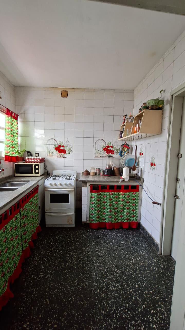 CASA EN VENTA  - IDEAL OFICINAS - A  UNA CUADRA BV SAN JUAN