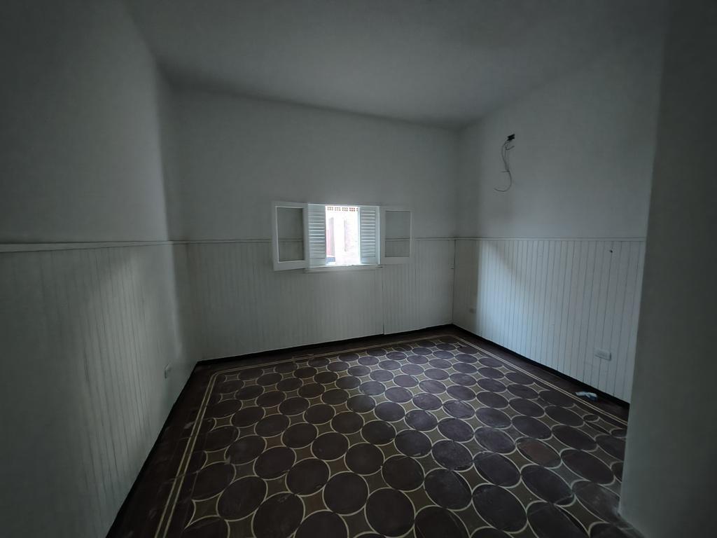 ALQUILAMOS HERMOSA CASA RECICLADA BARRIO SAN VICENTE