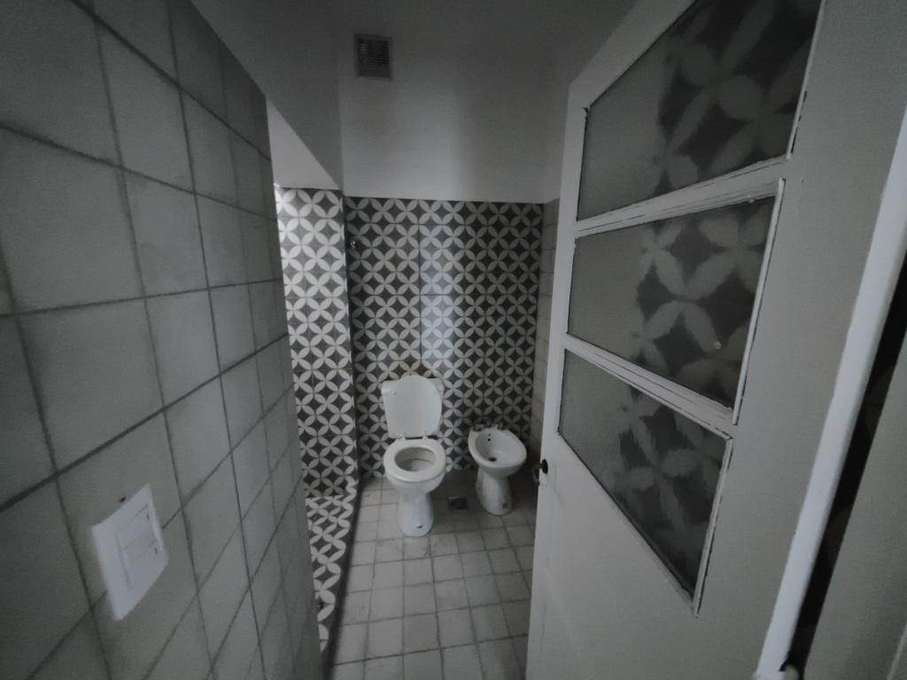 ALQUILAMOS HERMOSA CASA RECICLADA BARRIO SAN VICENTE