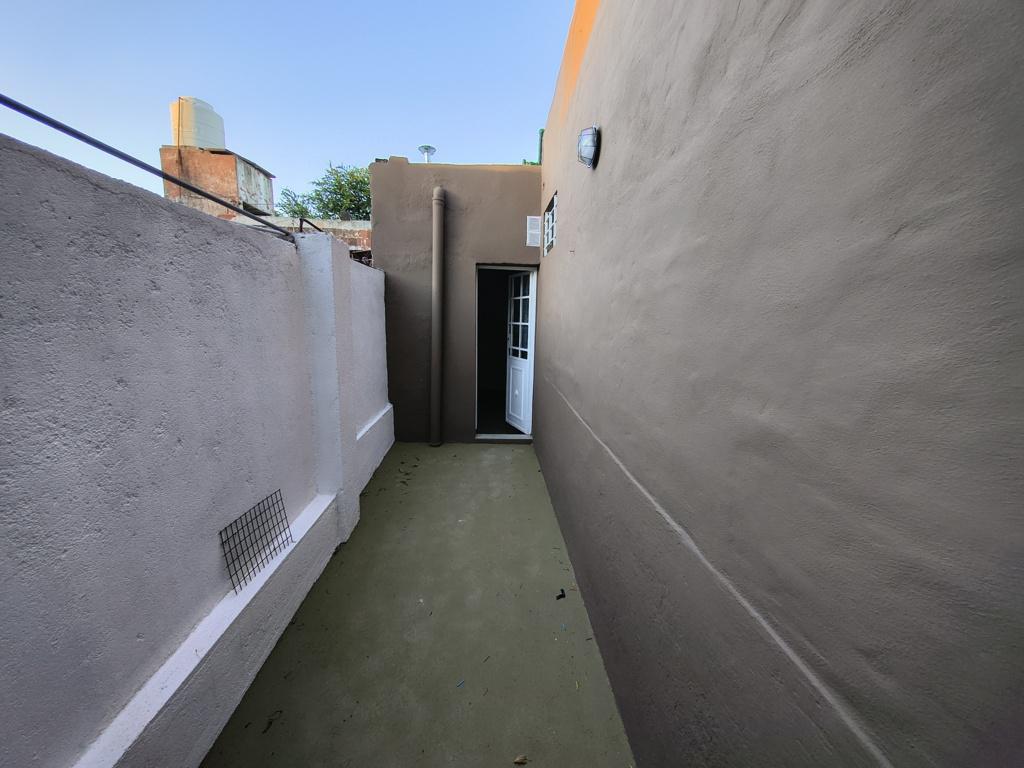 ALQUILAMOS HERMOSA CASA RECICLADA BARRIO SAN VICENTE