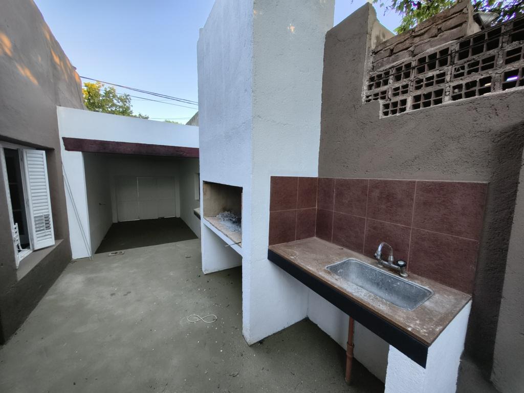 ALQUILAMOS HERMOSA CASA RECICLADA BARRIO SAN VICENTE