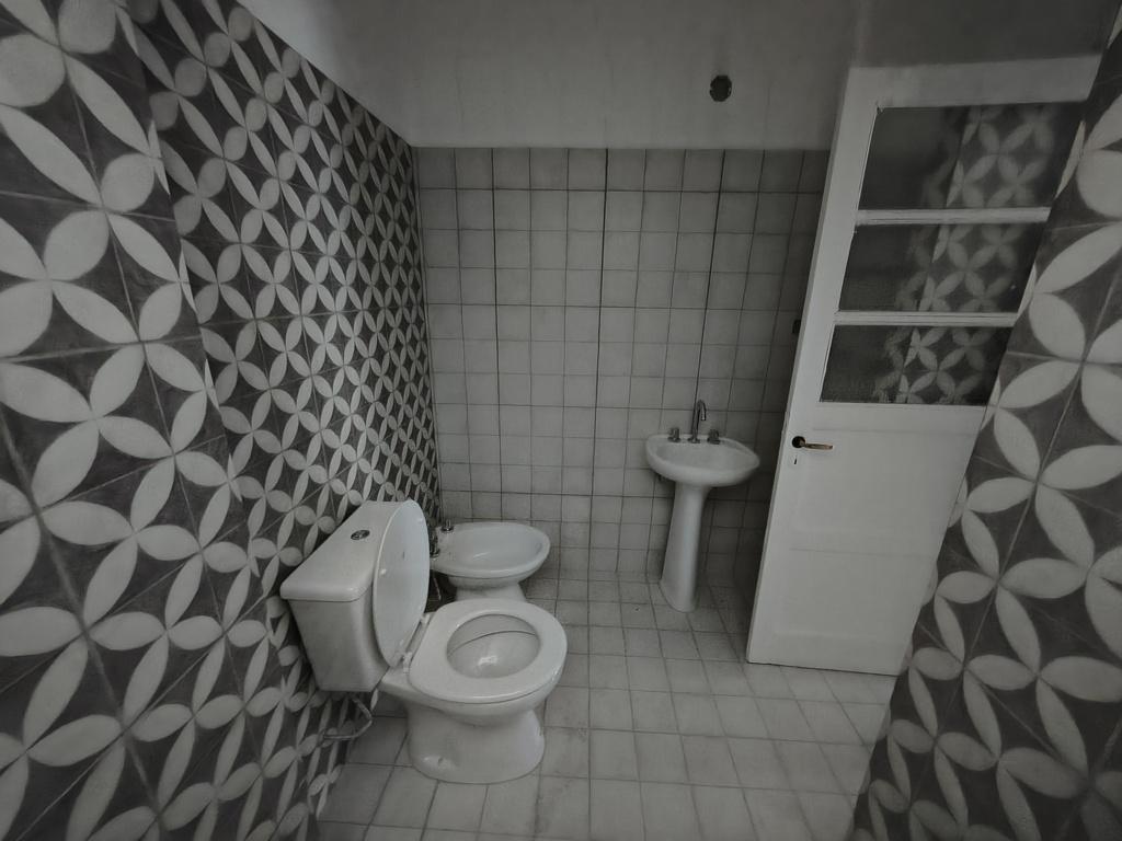 ALQUILAMOS HERMOSA CASA RECICLADA BARRIO SAN VICENTE