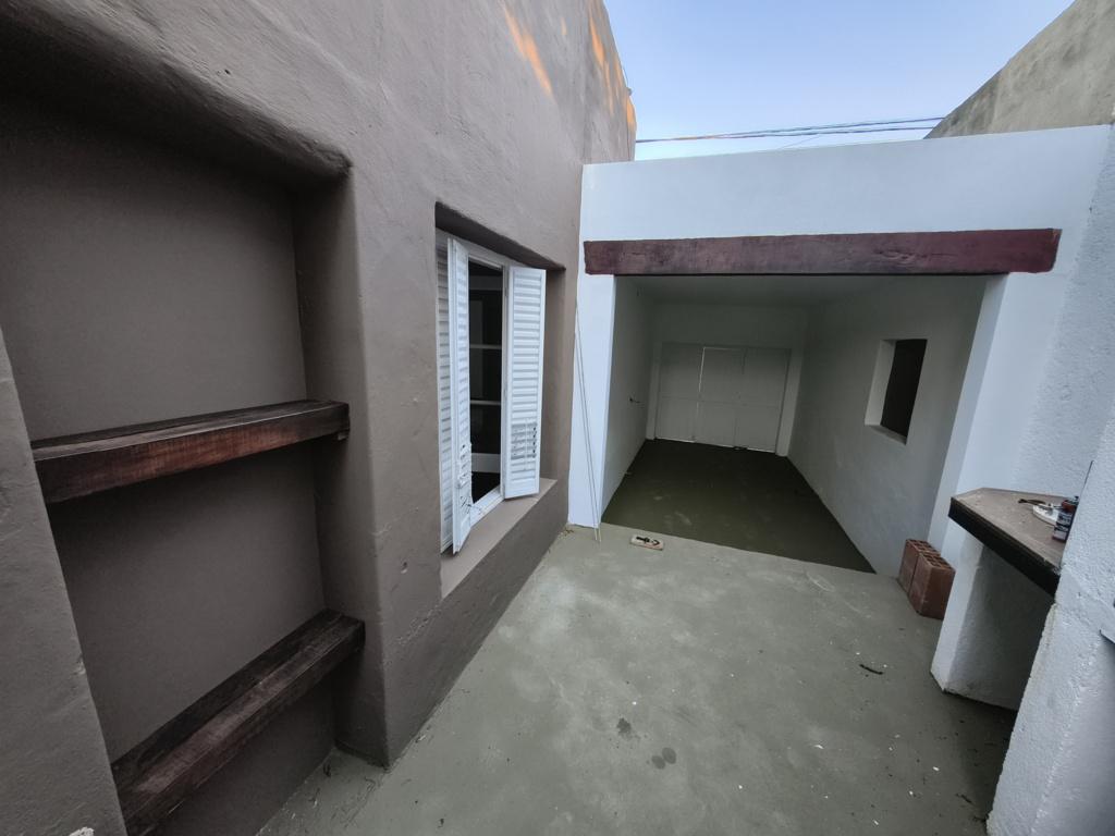 ALQUILAMOS HERMOSA CASA RECICLADA BARRIO SAN VICENTE