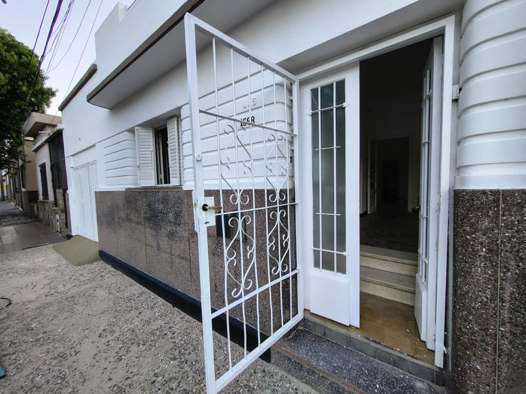 ALQUILAMOS HERMOSA CASA RECICLADA BARRIO SAN VICENTE