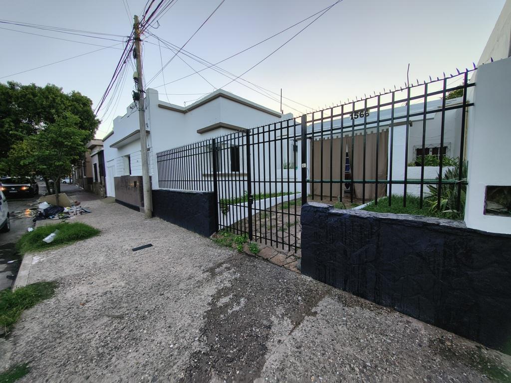 ALQUILAMOS HERMOSA CASA RECICLADA BARRIO SAN VICENTE