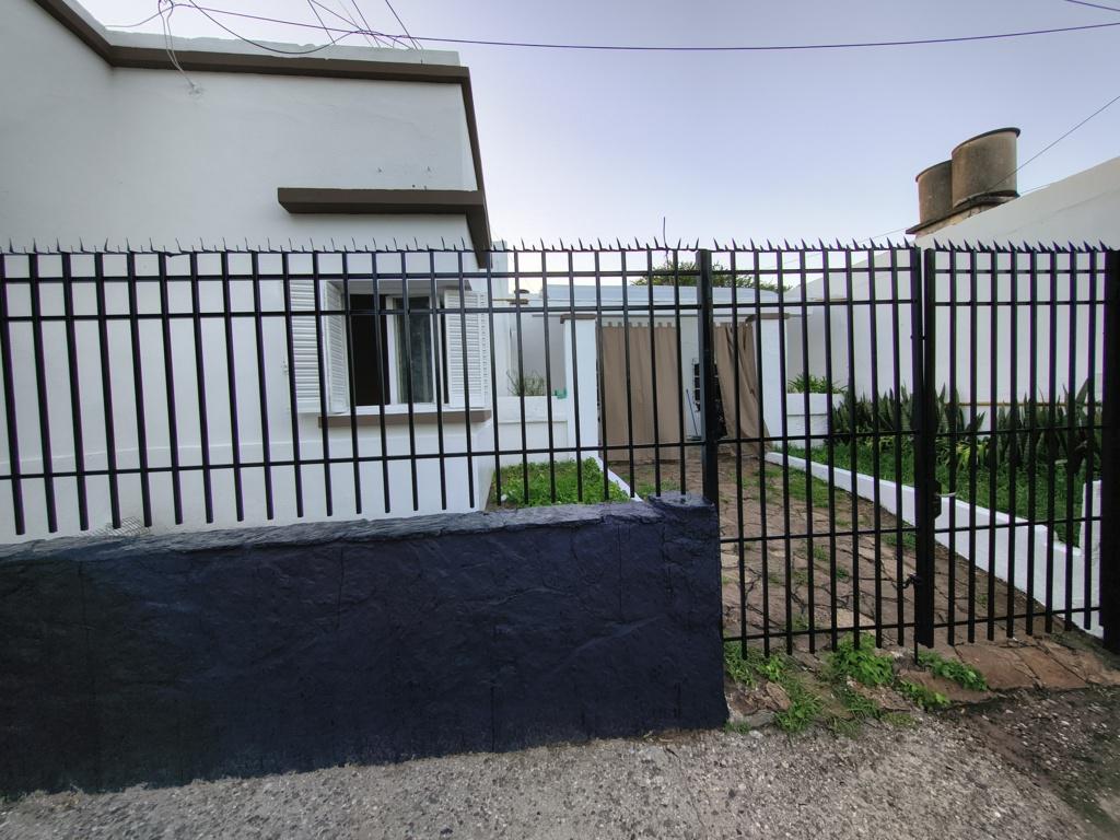 ALQUILAMOS HERMOSA CASA RECICLADA BARRIO SAN VICENTE