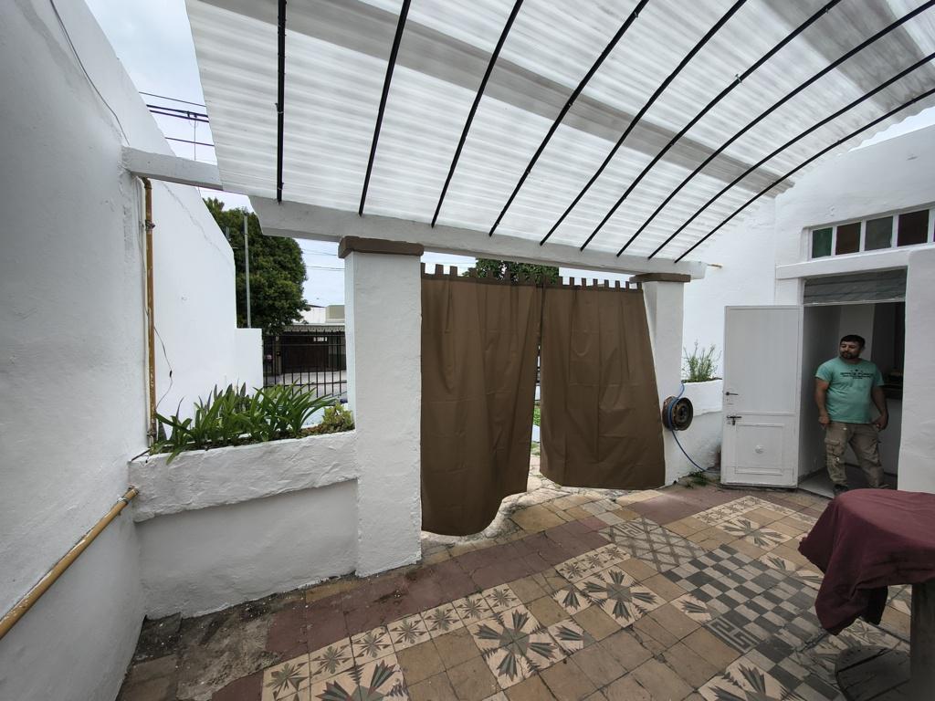 ALQUILAMOS HERMOSA CASA RECICLADA BARRIO SAN VICENTE