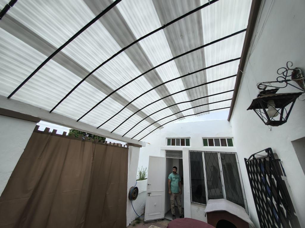 ALQUILAMOS HERMOSA CASA RECICLADA BARRIO SAN VICENTE