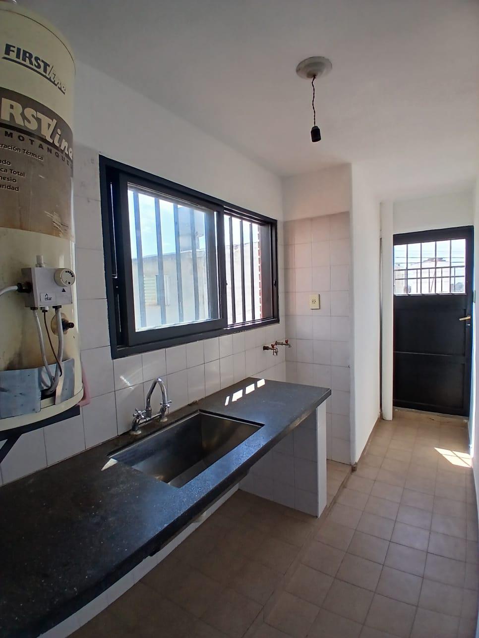 VENDO CASA DE 2 PLANTAS CON ESCRITURA EN BALBERDI