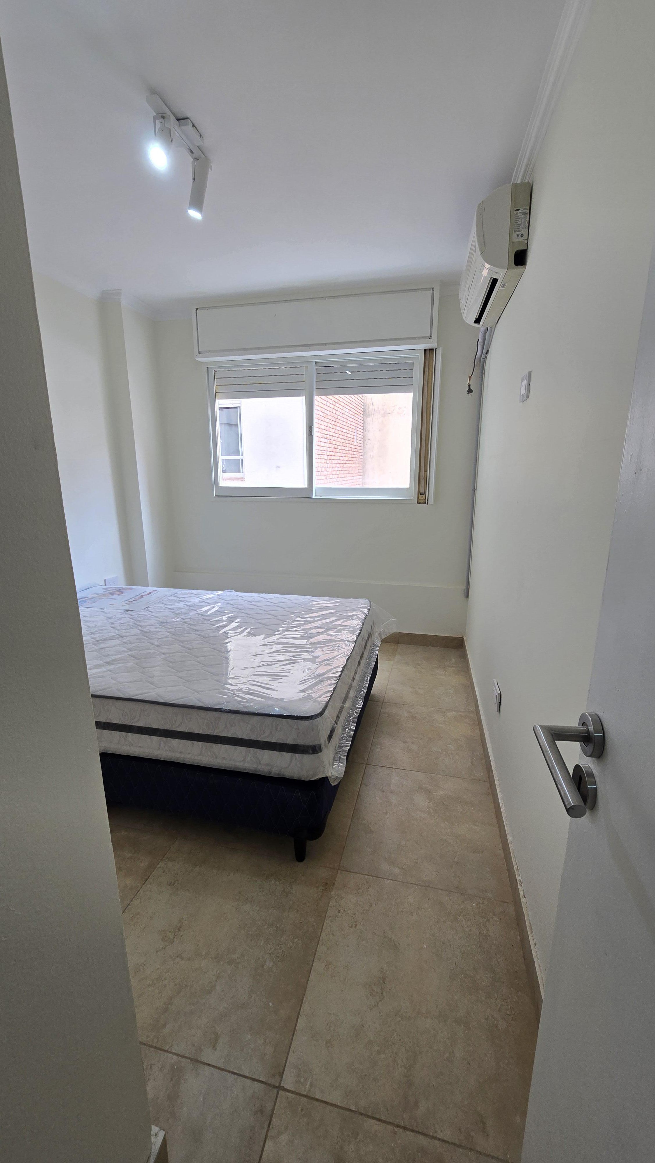 Dpto 1 dormitorio amoblado a 1 cuadra de Plaza de la Intendencia