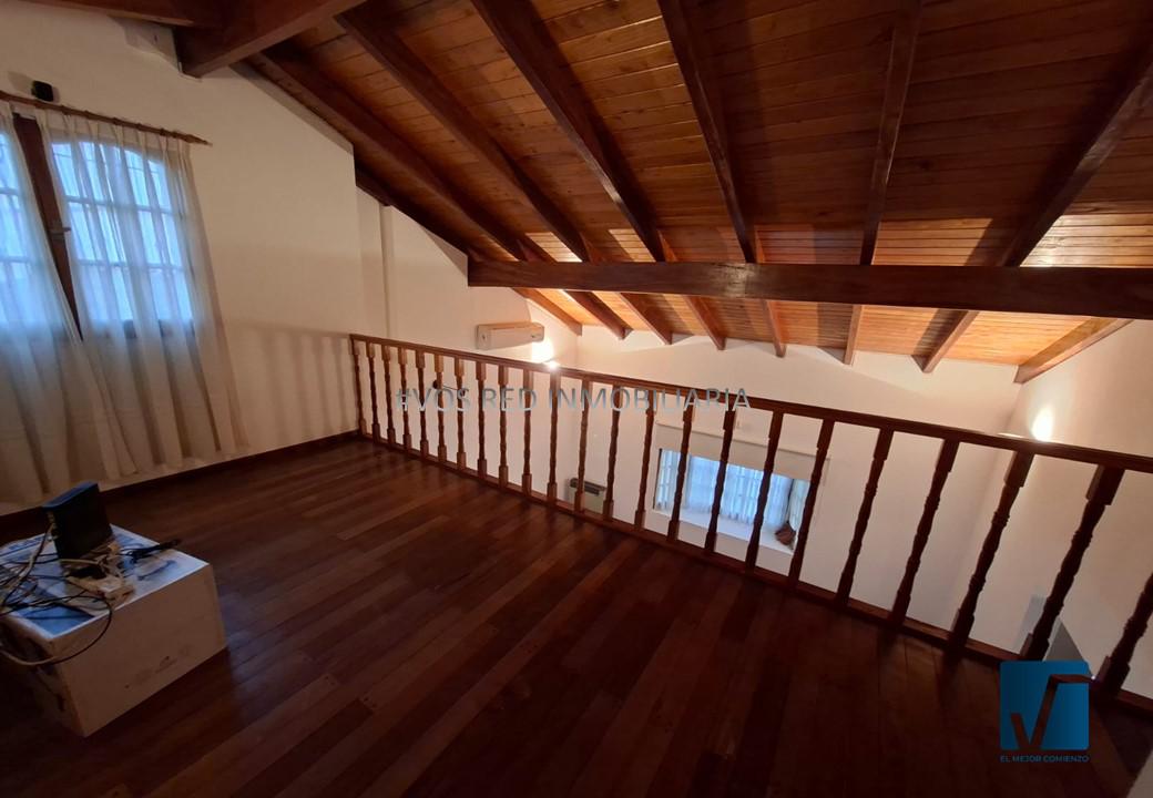 URCA - CASA 4 DORM  DEPTO 2 DORM