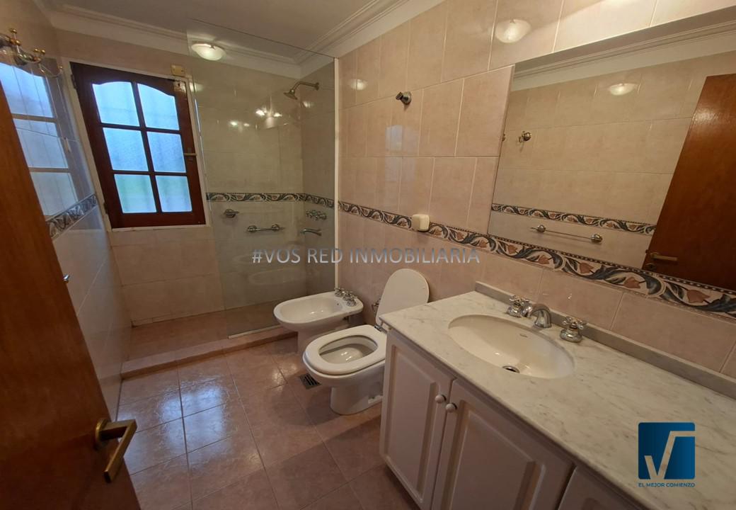 URCA - CASA 4 DORM  DEPTO 2 DORM