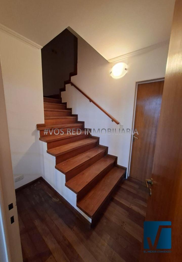 URCA - CASA 4 DORM  DEPTO 2 DORM