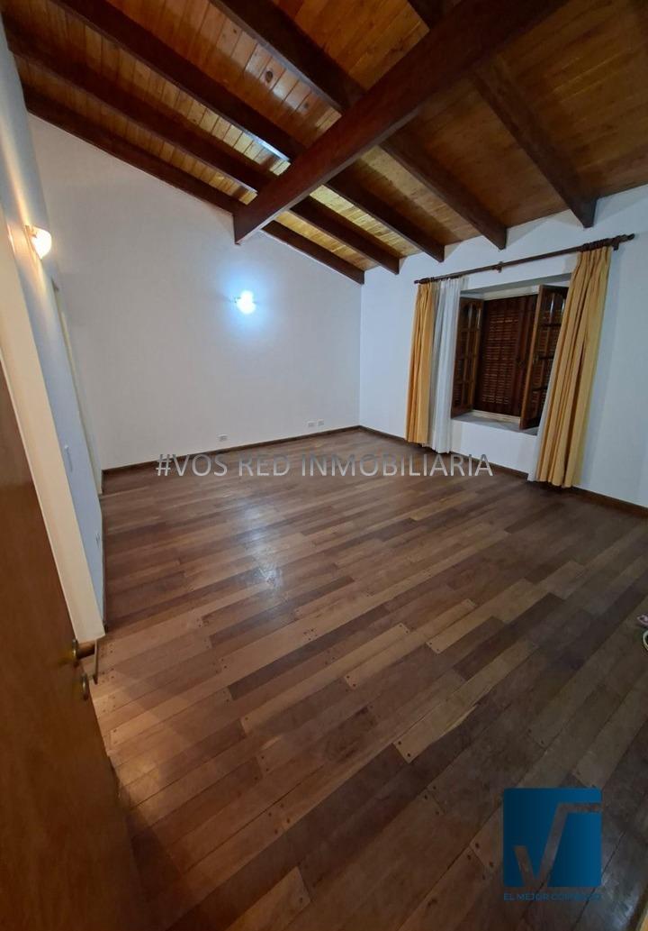 URCA - CASA 4 DORM  DEPTO 2 DORM