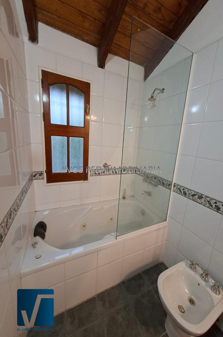 URCA - CASA 4 DORM  DEPTO 2 DORM