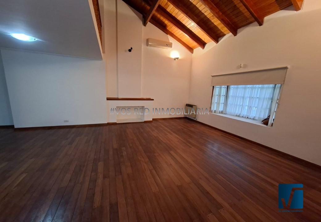 URCA - CASA 4 DORM  DEPTO 2 DORM