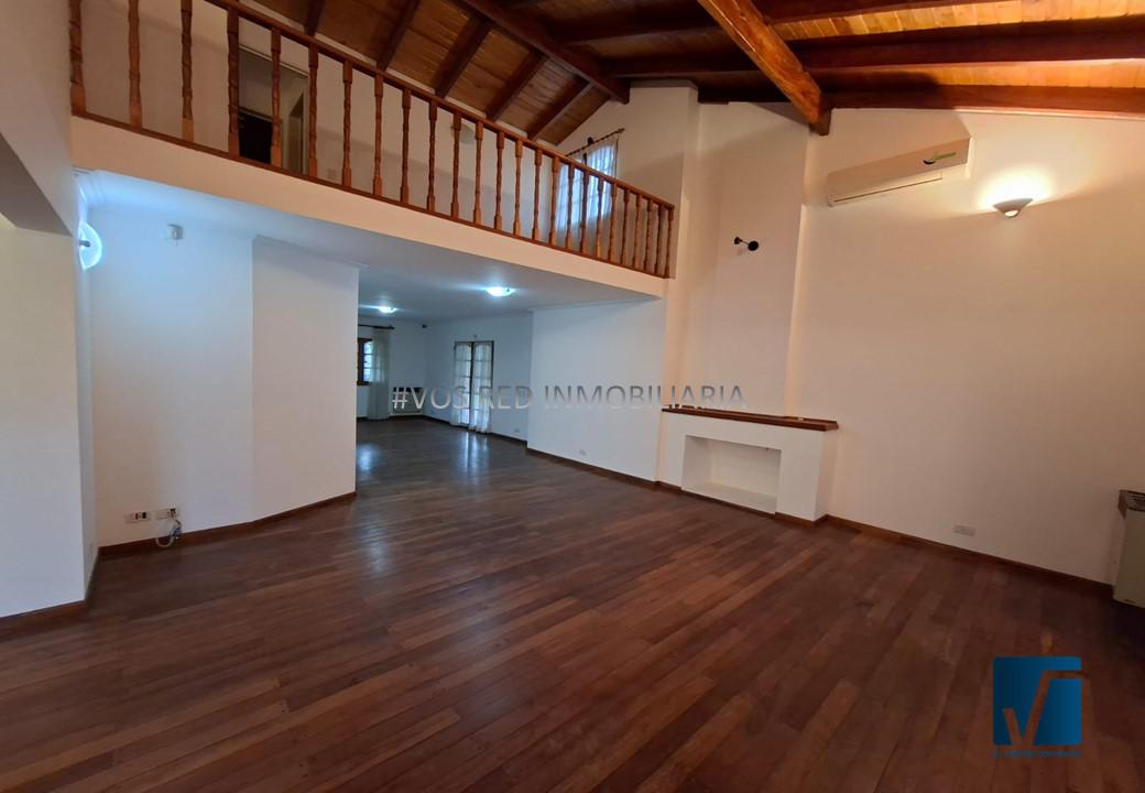 URCA - CASA 4 DORM  DEPTO 2 DORM