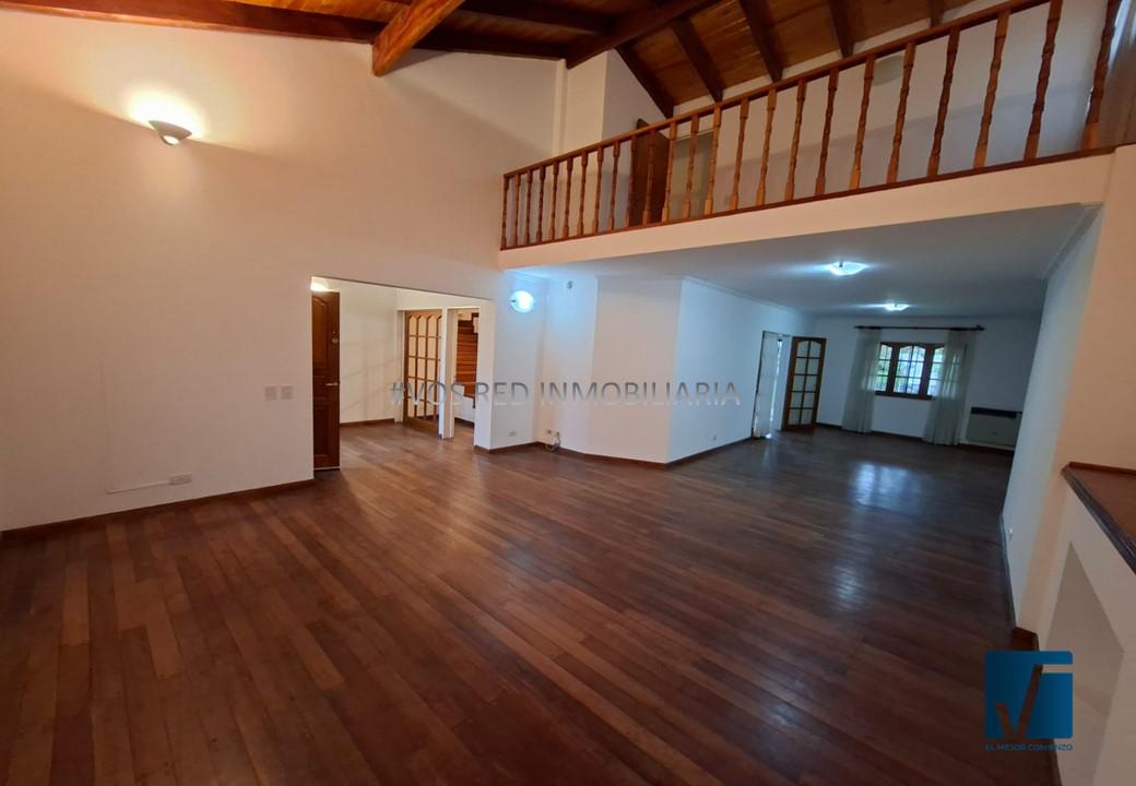 URCA - CASA 4 DORM  DEPTO 2 DORM