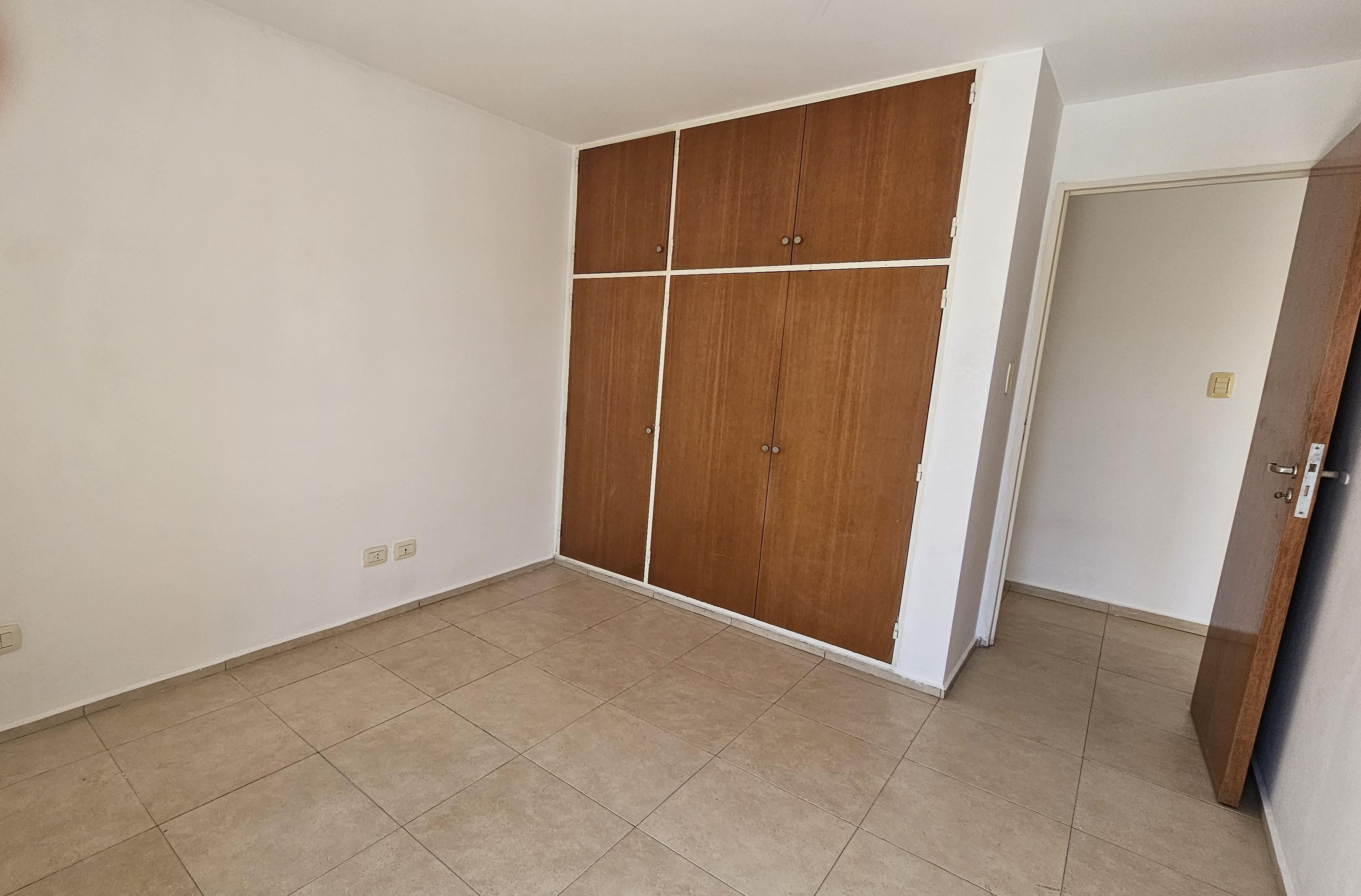 DEPARTAMENTO EN ALQUILER. AV RICHIERI. 2 DORMITORIOS con BALCÓN