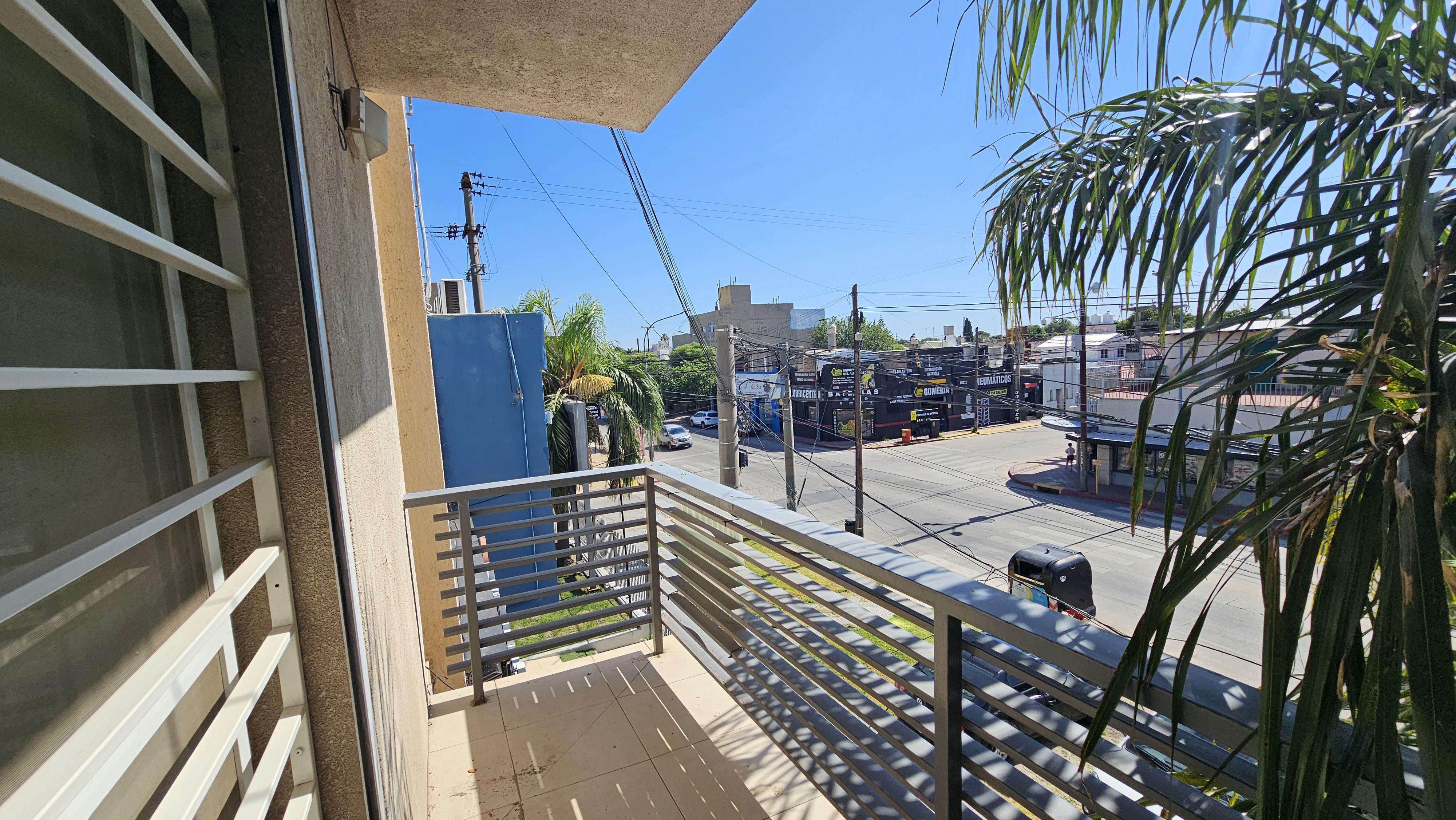 DEPARTAMENTO EN ALQUILER. AV RICHIERI. 2 DORMITORIOS con BALCÓN