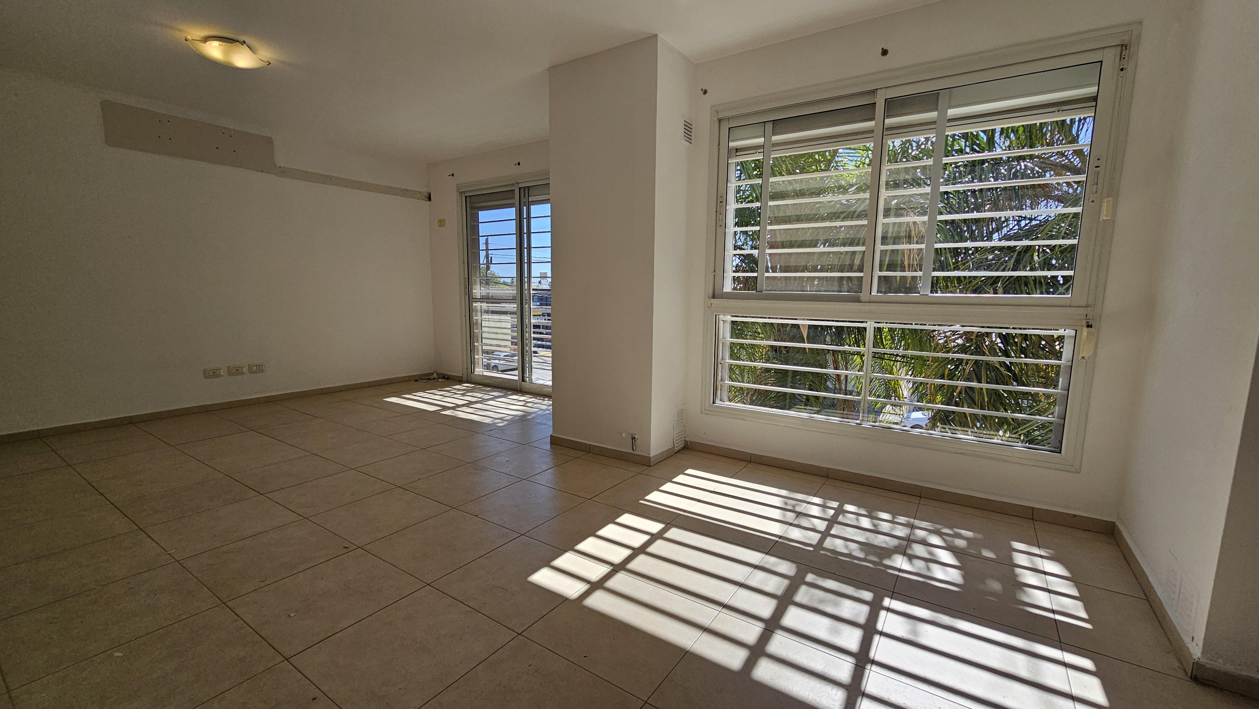 DEPARTAMENTO EN ALQUILER. AV RICHIERI. 2 DORMITORIOS con BALCÓN