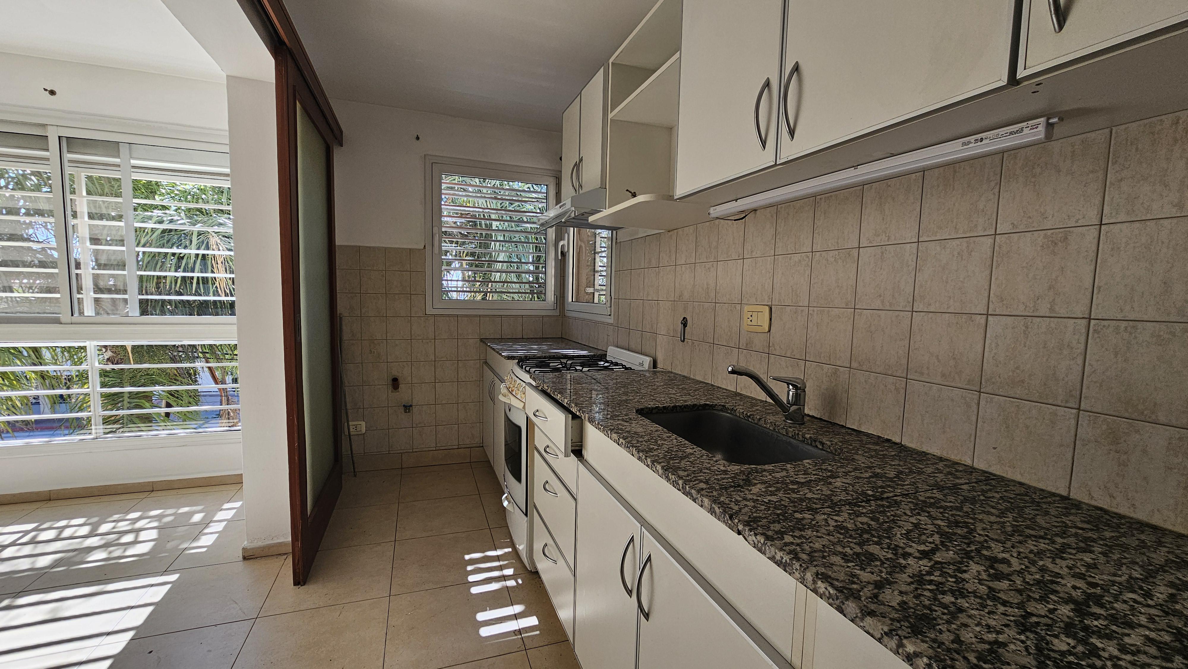 DEPARTAMENTO EN ALQUILER. AV RICHIERI. 2 DORMITORIOS con BALCÓN