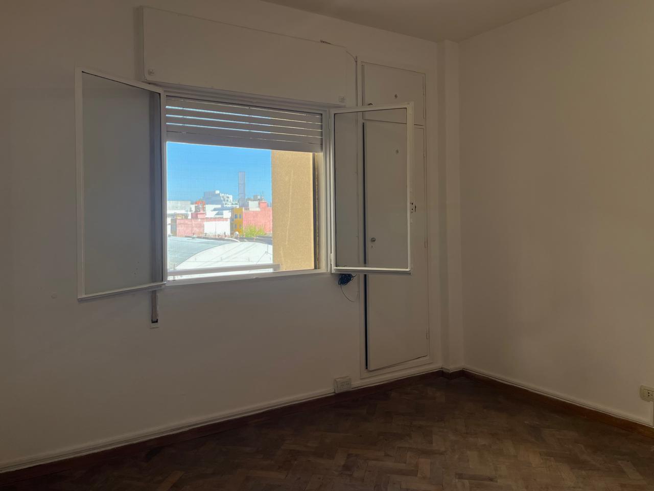 Departamento en alquiler  3 dormitorios  Arturo Orgaz a metros de Av. Colón