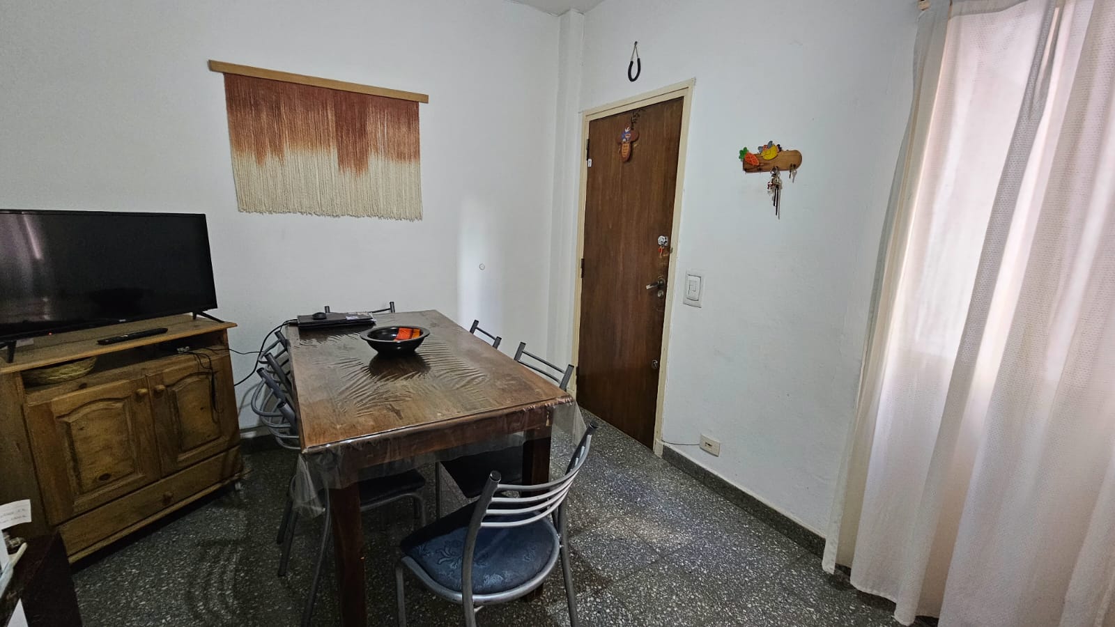 Departamento en alquiler  3 dormitorios  Arturo Orgaz a metros de Av. Colón