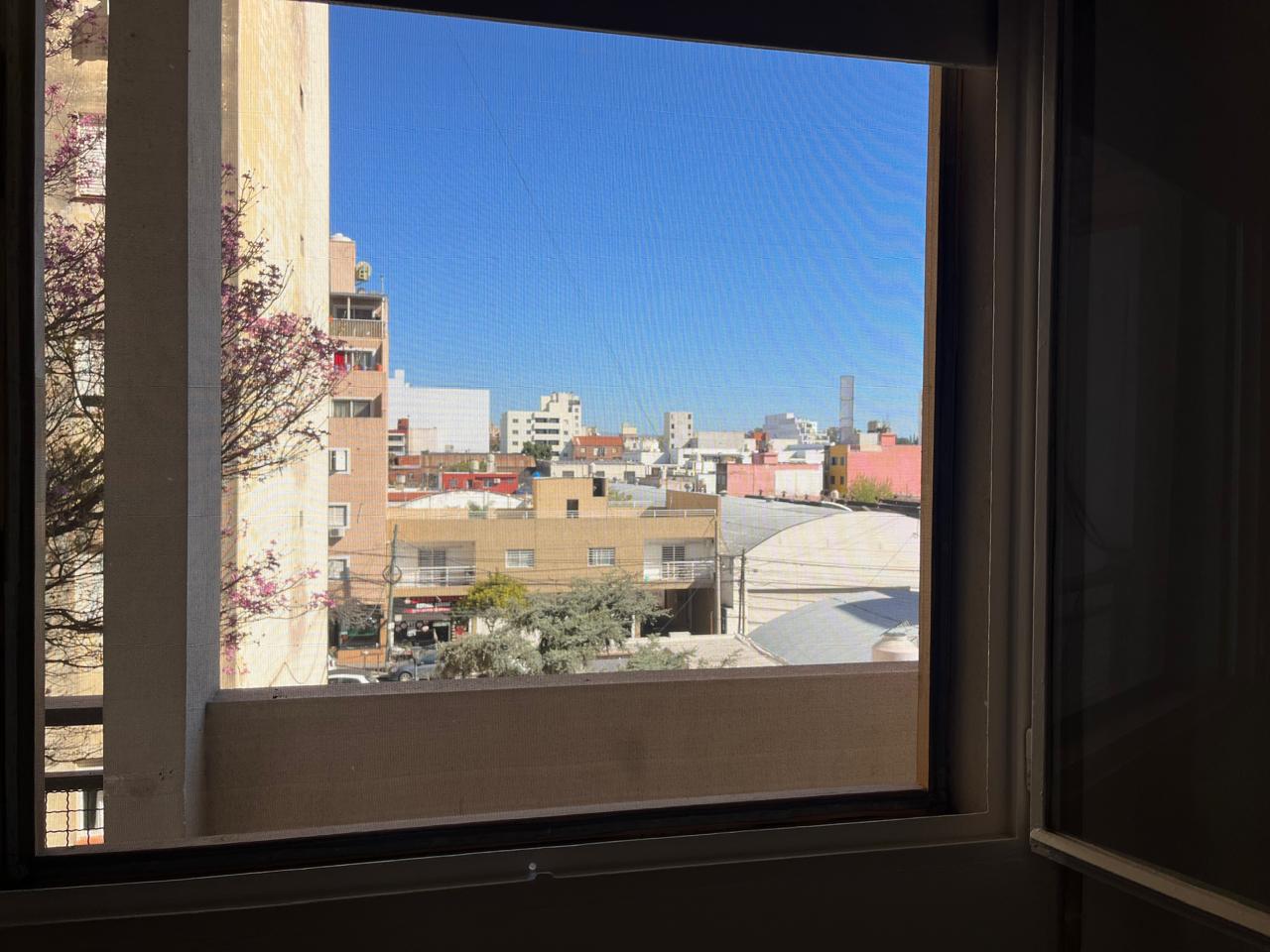 Departamento en alquiler  3 dormitorios  Arturo Orgaz a metros de Av. Colón