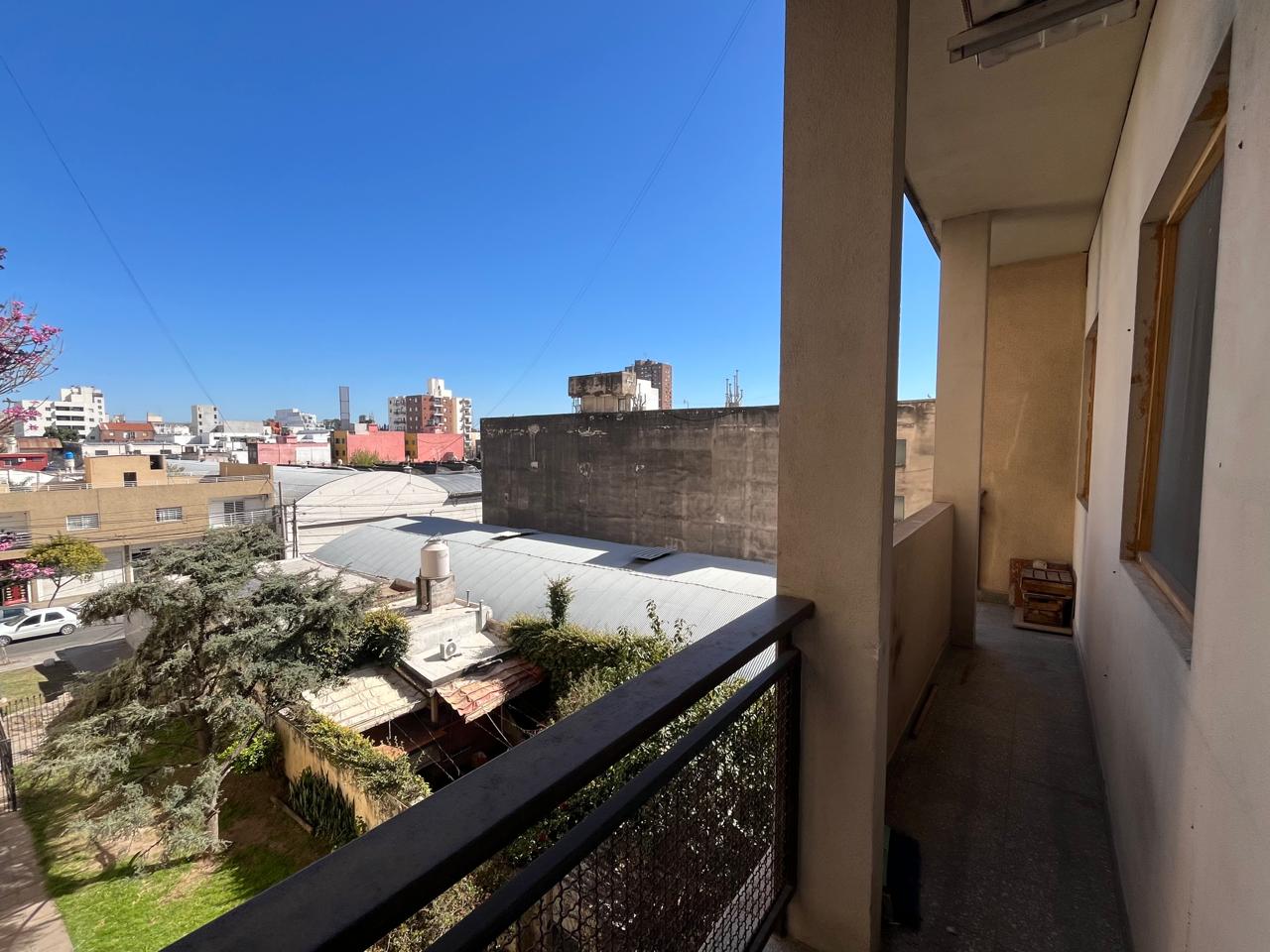 Departamento en alquiler  3 dormitorios  Arturo Orgaz a metros de Av. Colón