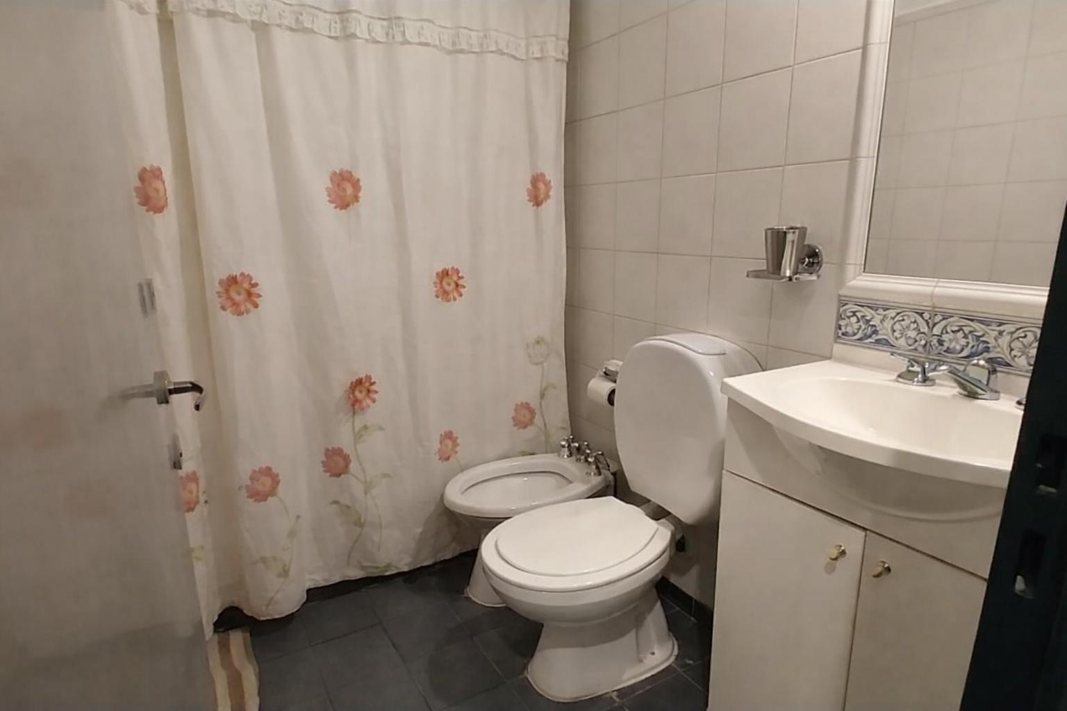 OPORTUNIDAD RETASADA  CASA 4 DORMITORIOS  DOBLE COCHERA  B BRIG. SAN MARTÍN