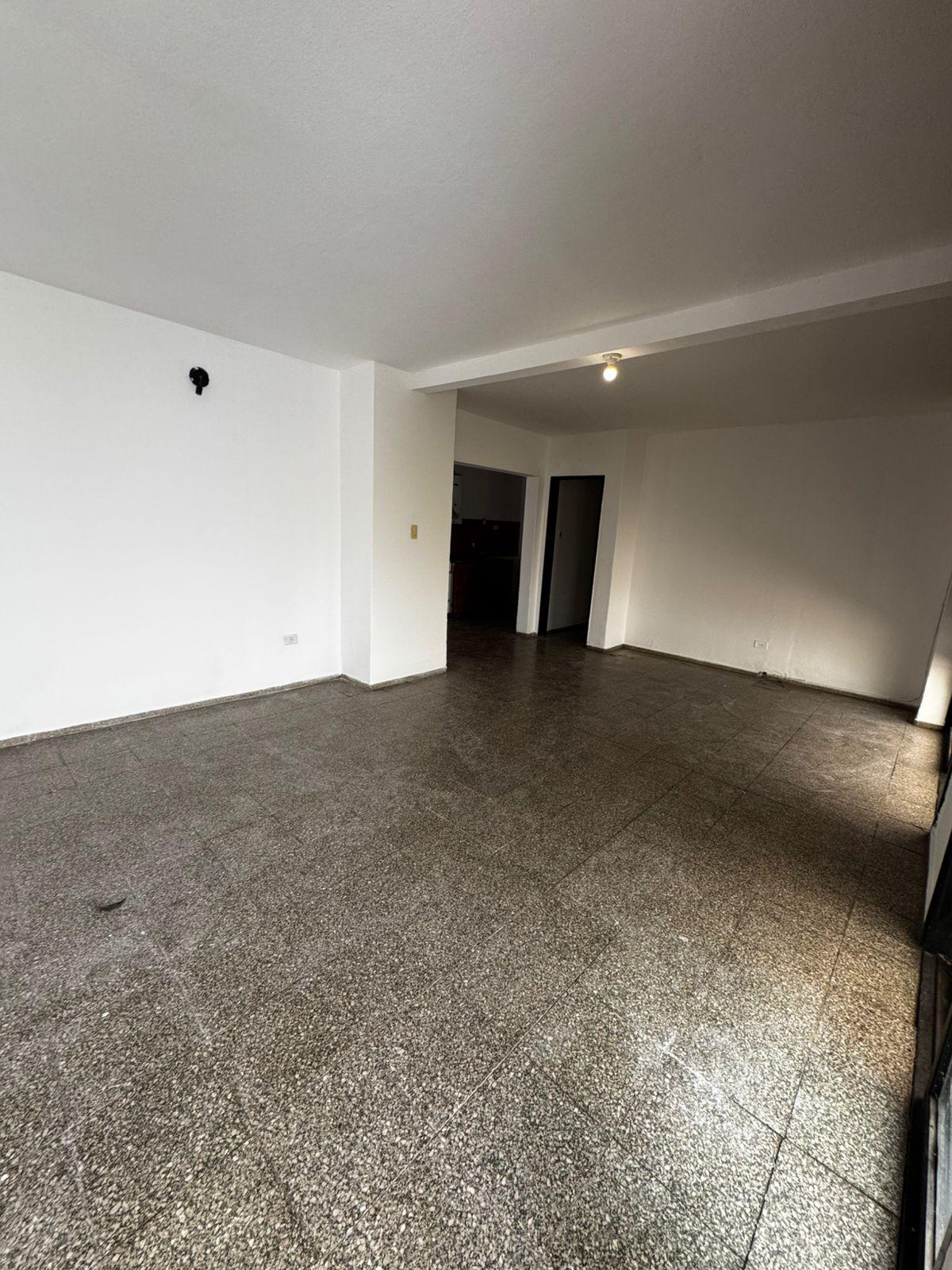 ALQUILA CASA INTERNA 3 DORM PATIO SOLO VIVIENDA- NUEVA CORDOBA