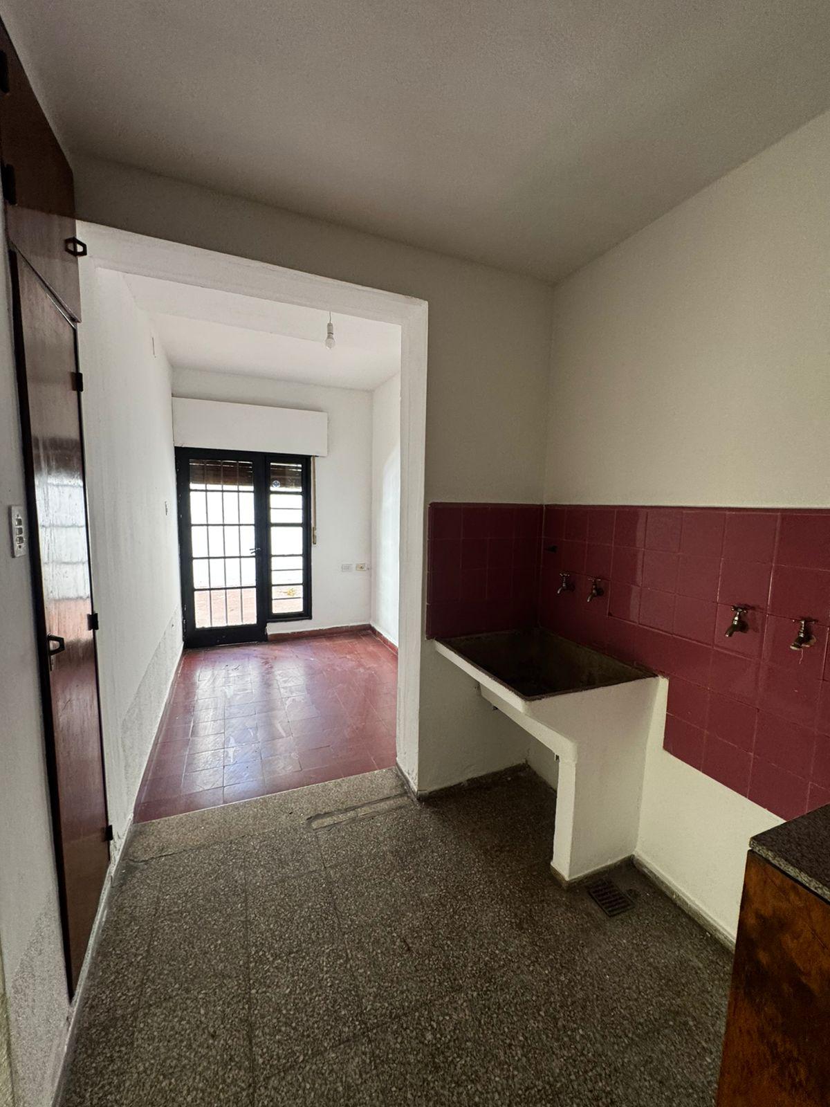 ALQUILA CASA INTERNA 3 DORM PATIO SOLO VIVIENDA- NUEVA CORDOBA