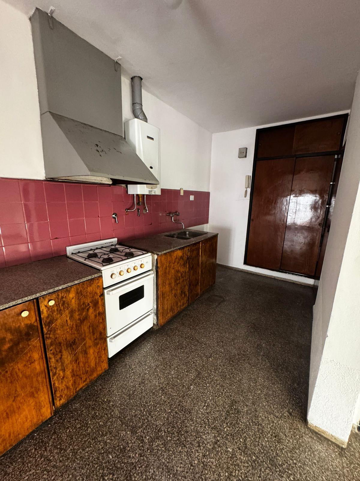 ALQUILA CASA INTERNA 3 DORM PATIO SOLO VIVIENDA- NUEVA CORDOBA