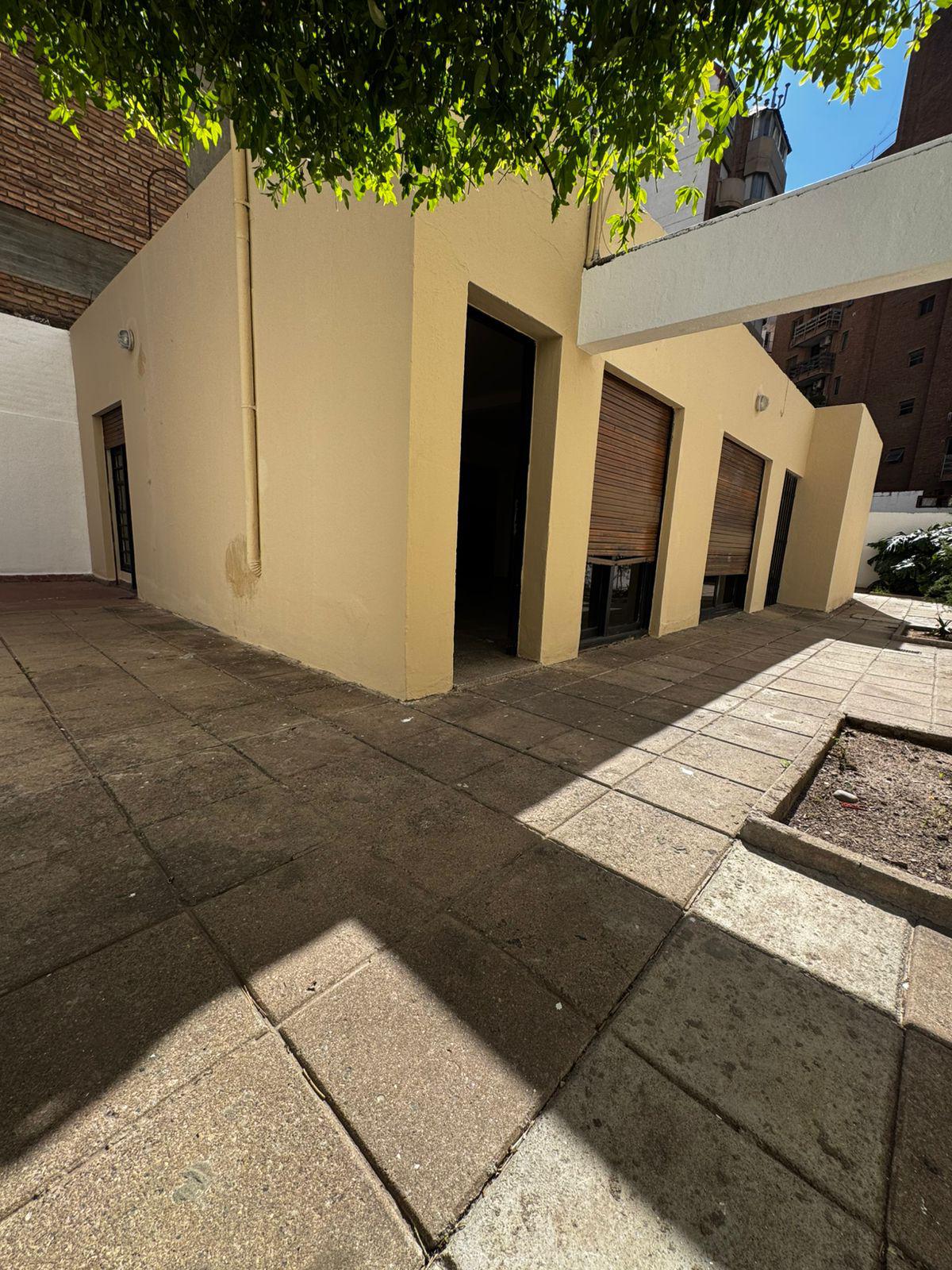 ALQUILA CASA INTERNA 3 DORM PATIO SOLO VIVIENDA- NUEVA CORDOBA