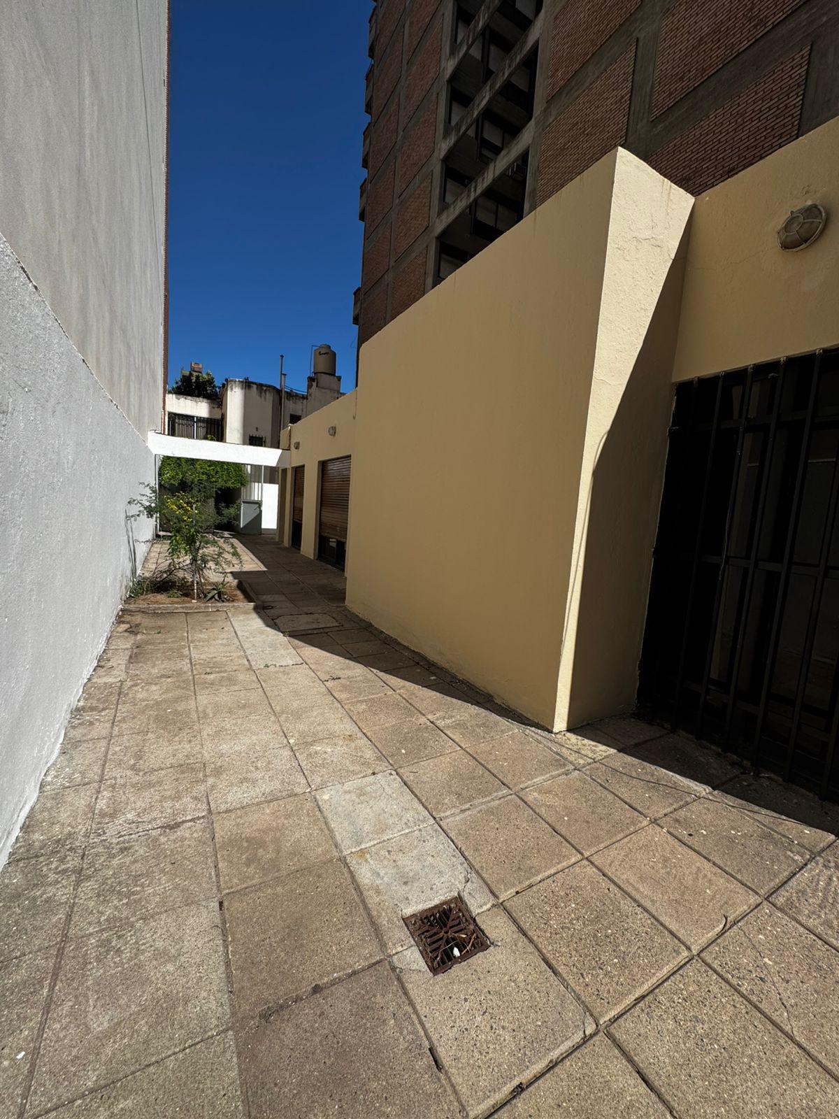 ALQUILA CASA INTERNA 3 DORM PATIO SOLO VIVIENDA- NUEVA CORDOBA