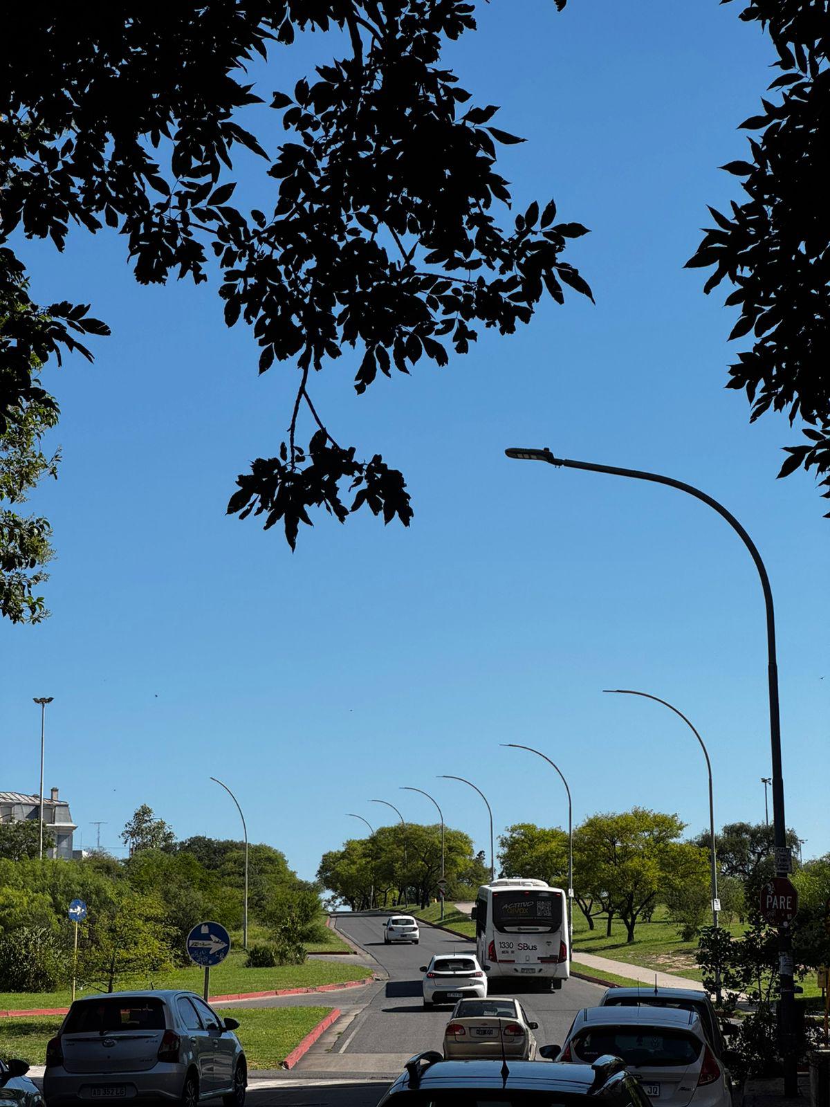 ALQUILA CASA INTERNA 3 DORM PATIO SOLO VIVIENDA- NUEVA CORDOBA