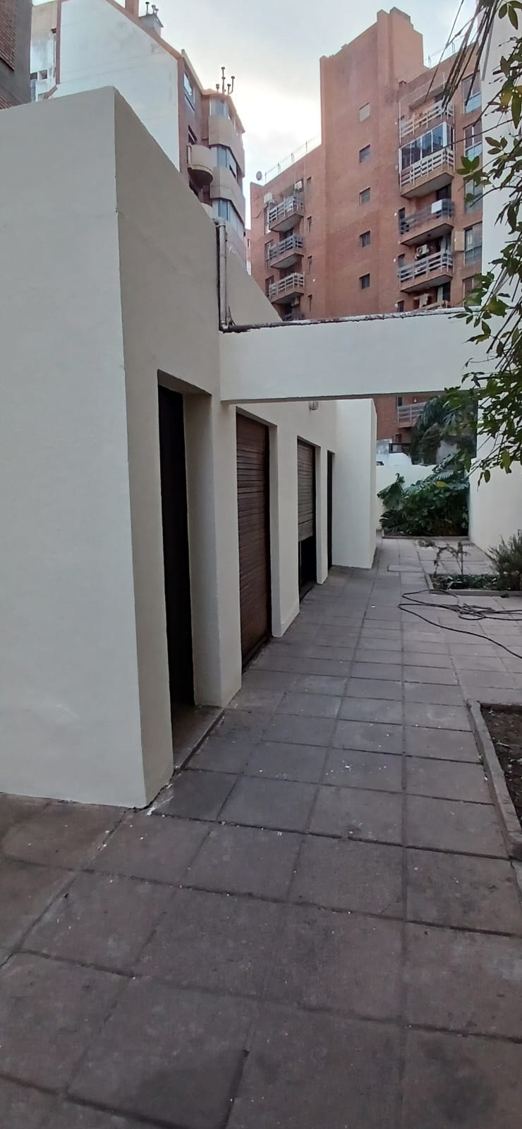 ALQUILA CASA INTERNA 3 DORM PATIO SOLO VIVIENDA- NUEVA CORDOBA