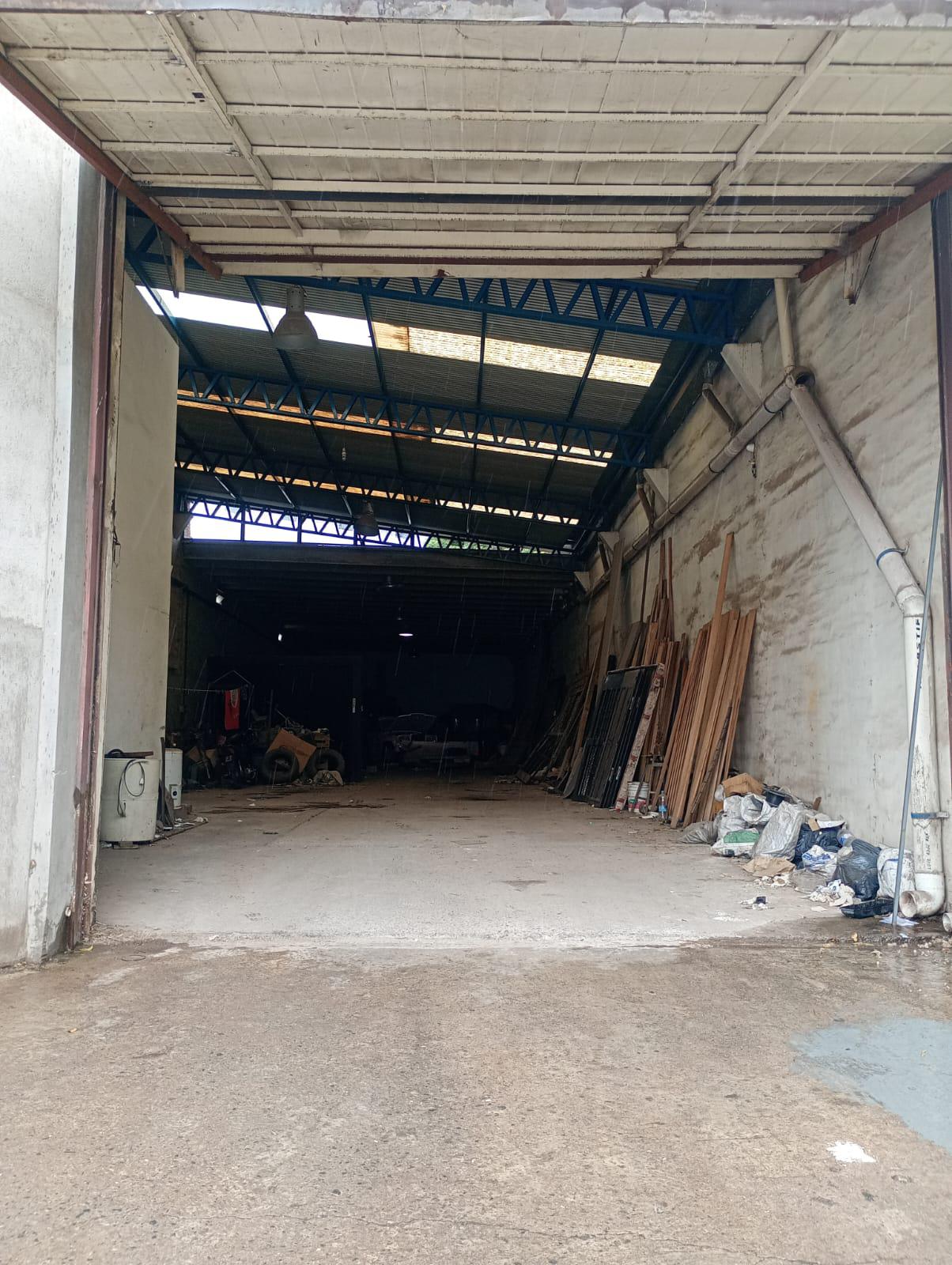 Alquiler Galpon - Villa Azalais