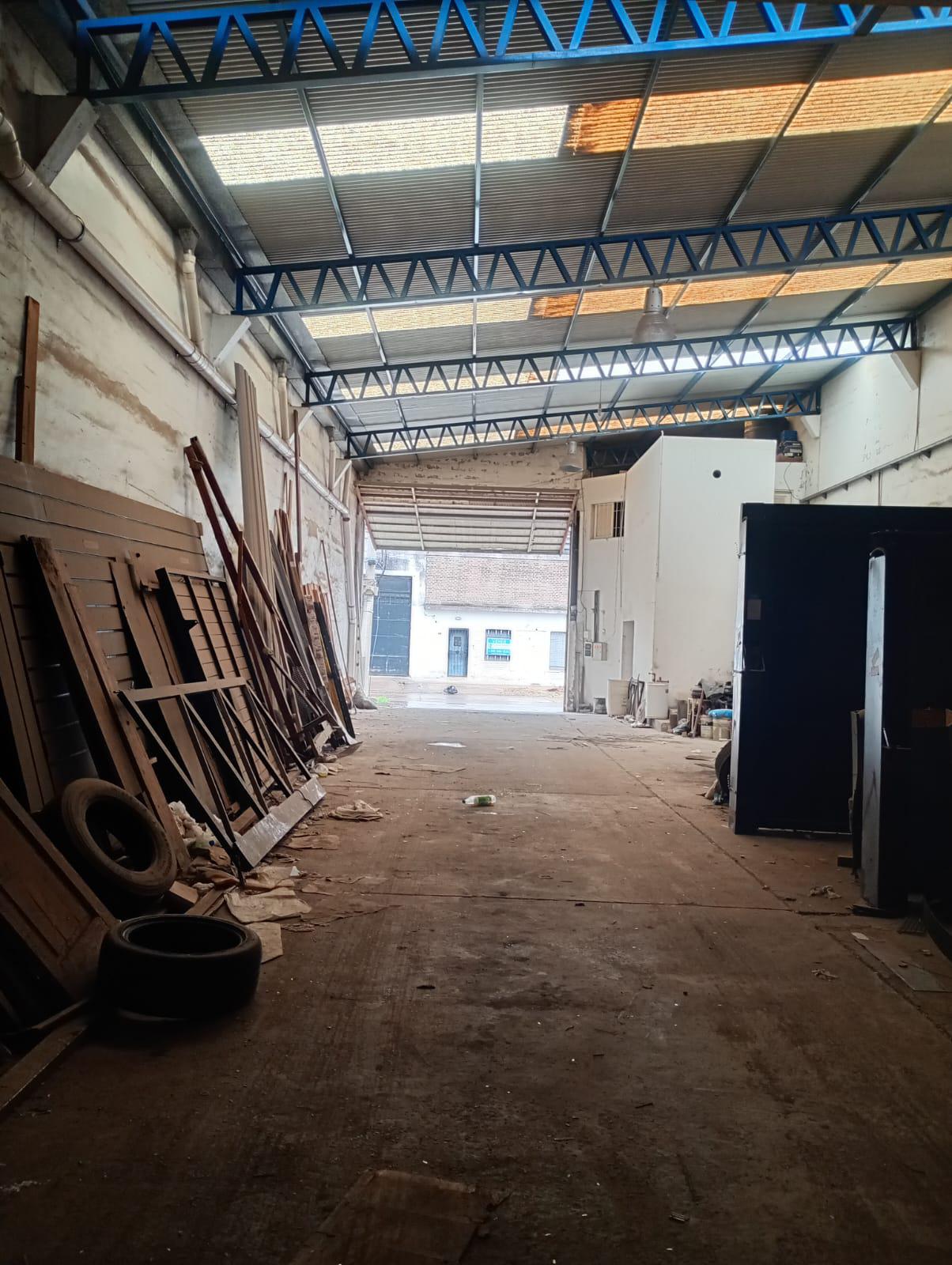 Alquiler Galpon - Villa Azalais