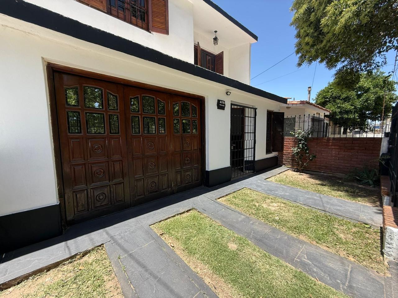 CHEMES  INVERSIONES VENDE CASA EN BARRIO ATE