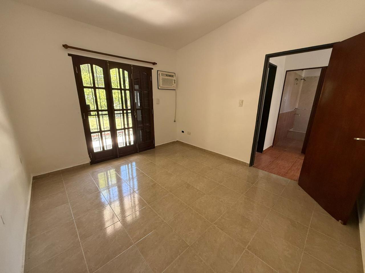 CHEMES  INVERSIONES VENDE CASA EN BARRIO ATE