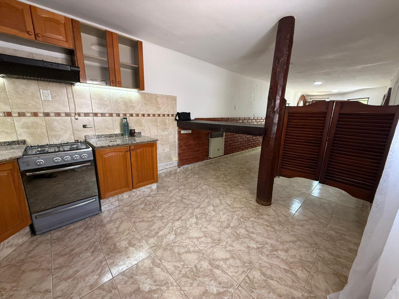 CHEMES  INVERSIONES VENDE CASA EN BARRIO ATE