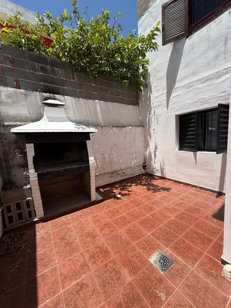 CHEMES  INVERSIONES VENDE CASA EN BARRIO ATE